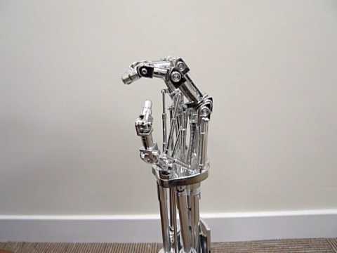 1:1 scale Terminator T-800 endoskeleton hand **moving**