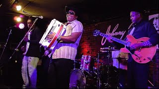 Nathan & The Zydeco Cha-Chas - Why You Wanna Make Poor Cha Cha Cry?