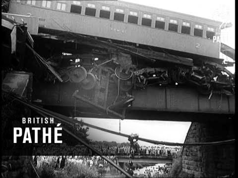 Selected Originals - News In Flashes : Rio De Janeiro: 102 Killed In Rail Disaster (1952)