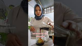 Download lagu hot lemon tea palm sugar mp3