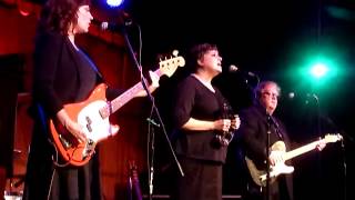 Kelly Hogan - Plant White Roses