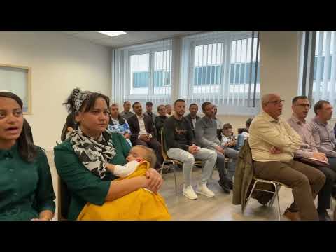 “Dumnezeu e mare, Dumnezeu e tare” Nicu și Sandu Iureanu din Cluj și Paul Gheţi cântă cu mare har.