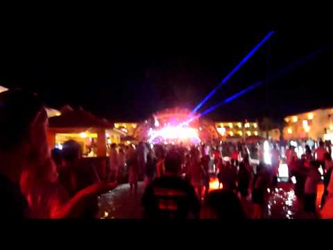 Armin van Buuren playing Stresstest Rapture (Shura Vlasov Mashup) @ Ushuaïa Ibiza