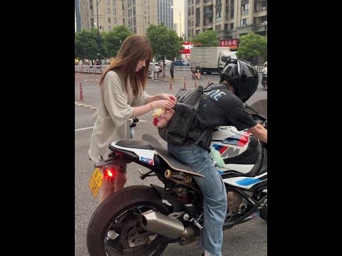 Eu achei que era admiração, mas não sabia que era cobiça pelo meu Rabbid #moto #moto