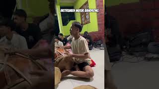 Download lagu Instrumen Musik Kendang Pencak Silat Bandrong #shorts mp3