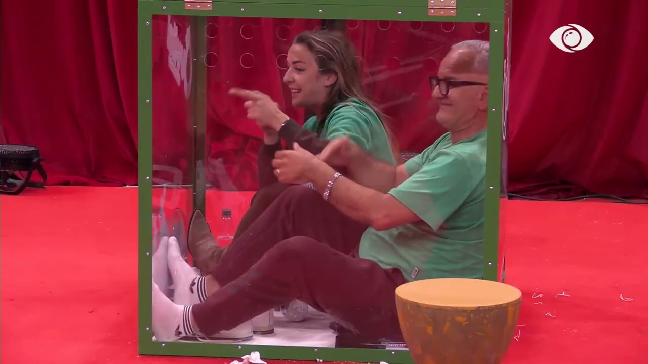 “Jeni turpi…”/ Juela i drejtohet Selinit dhe Shëndritit