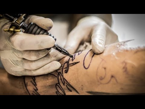 A lejohen tatuazhet e përhershme dhe ato të përkohshme?