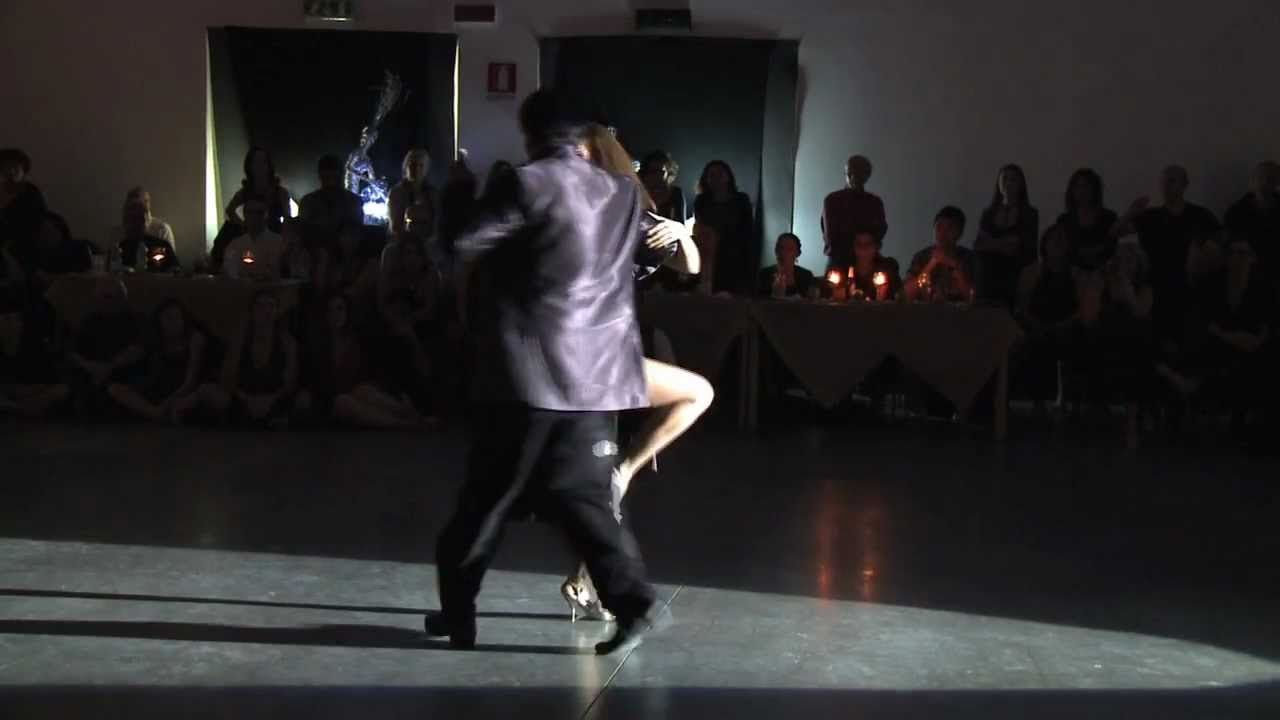 Mariano "Chicho" Frumboli y Juana Sepulveda - 1° esibizione - V grande Encuentro de Tango 2011