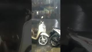 Download lagu story wa mentahan ngopi nunggu hujan reda mp3 Download lagu story wa mentahan ngopi nunggu hujan reda mp3