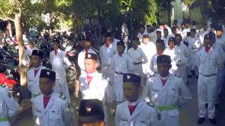 preview picture of video 'Highlight Pengibaran Bendera 17 Agustus 2013 SMA Negeri 7 Kediri'