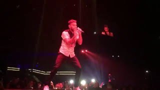 Matt Pokora - Dangerous + Don&#39;t give me love away. 11 décembre 2015 à Paris-Bercy. (Red Tour)