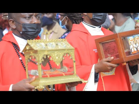 Eshagama-  Y'abajurizi - Runyankore Catholic Song for the Uganda Martyrs (KEY G)