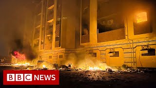 Libya protesters storm parliament building in Tobruk - BBC News