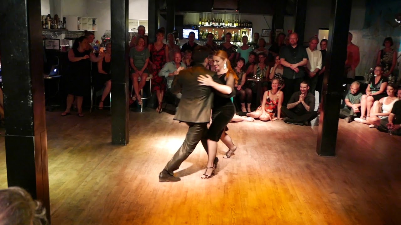 Video thumbnail for Ariadna Naveira & Fernando Sanchez (3/4)