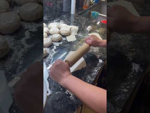 Learning how to make Sopaipillas!😋