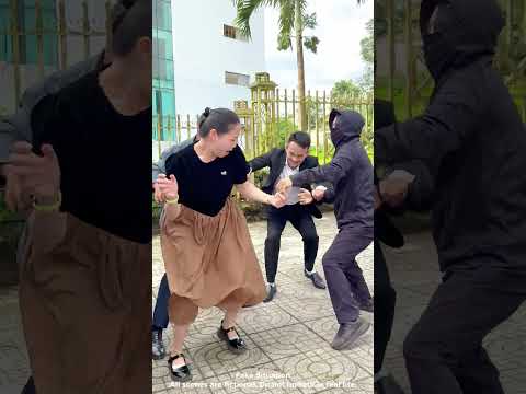 Safe Self Protection Tips[4090][THAO SELF DEFENSE] #vothuat #kungfu #martialarts #shorts #defense