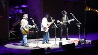 Neil Young & Crazy Horse "Walk like a giant (outro)" & "Hole in the sky" @ Paris Bercy 06/06/2013