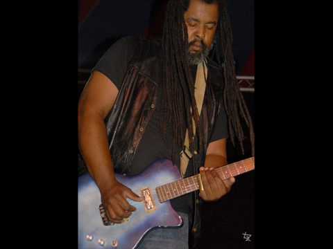 Alvin Youngblood Hart Sunday Mornin' Comin' Down (studio version)