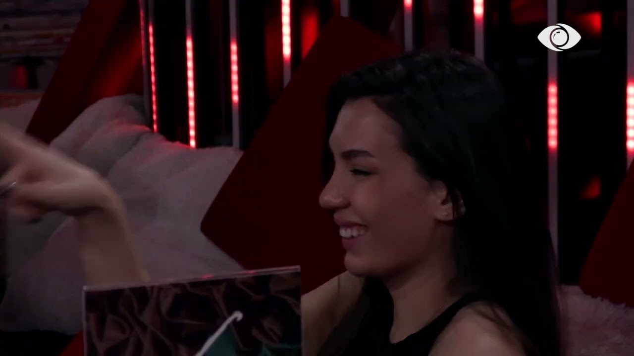 “Kërkonte një djalë që të luante…”/ Laerti i tregon historinë Olës se si e ka nisur karrierën e tij në teatër