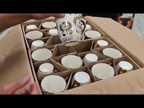 A Caneca de Porcelana Florais Dourados STR011, Caixa c/72 UN, colocar no carrinho somente múltiplos da caixa.