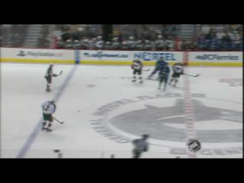 Derek Boogaard vs Darcy Hordichuk