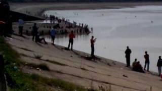 preview picture of video 'Masacru pescaresc pe baraj la Dridu( langa Urziceni)'