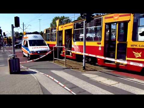 Idiota wyzywa strażaków po wypadku tramwaju w Łodzi!