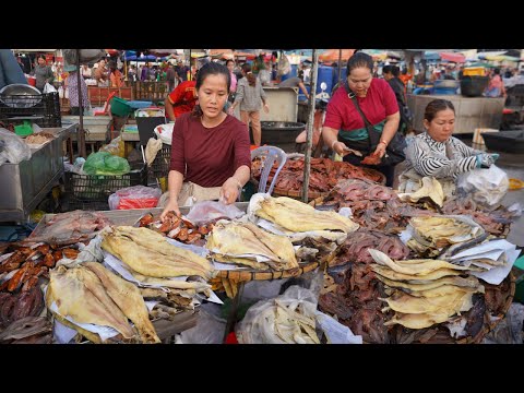 Cambodian Vegetable Market In Early Morning - Daily Activities Of Vendors In    Fish Market