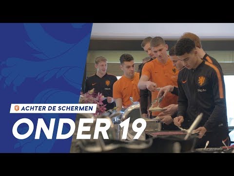 In de kleedkamer van Onder 19 | Deel 1