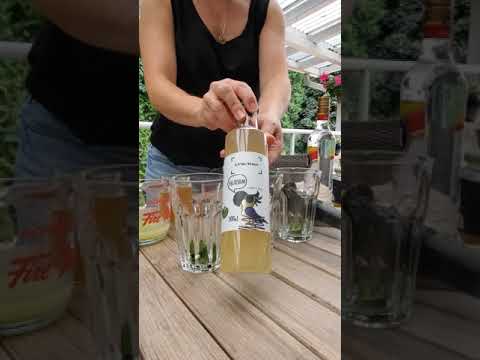 Cachacito de PoMo cocktail recipe