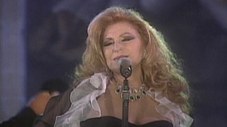 Rocío Jurado interpreta «Amor marinero» (2001)