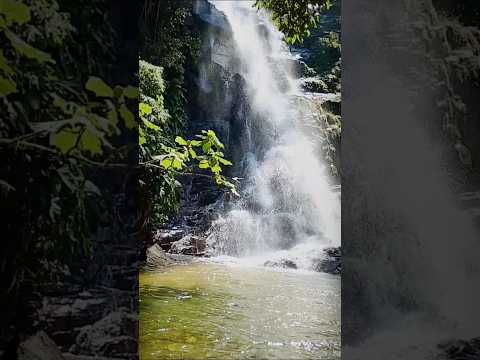 paisagem linda na cachoeira em Botuverá Santa Catarina