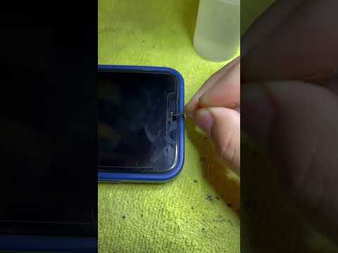 El truco de la pajita es el mejor consejo de limpieza para mi iPhone del que nunca había oído hablar