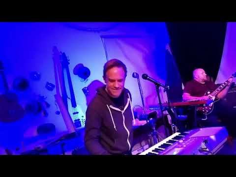 Play something super chill and dream-like (live stream clip)