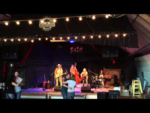 Evangeline (El DeOrazio) - The Dirty Rain Revelers - Live at Taos Mesa Brewing