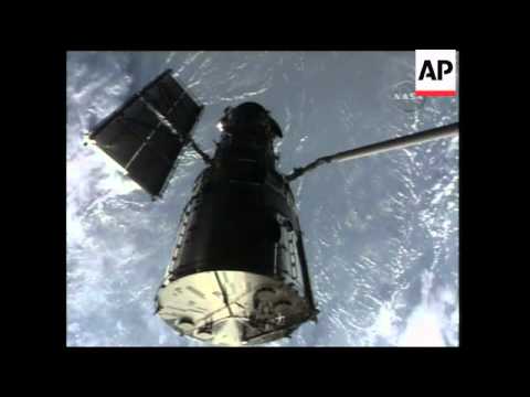 Shuttle Atlantis 3,600 metres from Hubble Space Telescope, briefing