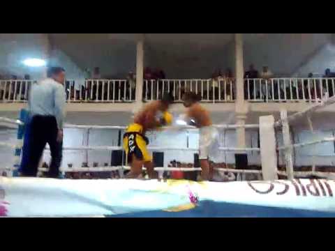 Mauricio Fuentes injusta decisión del árbitro en México