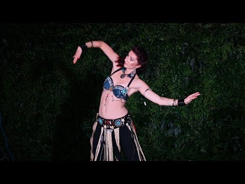 Charming night tribal fusion happening - Nataly & Perkuto „Tobias“ (4K)