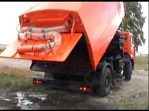 Вакуумная подметально-уборочная машина КО-318. АО 'Кургандормаш'