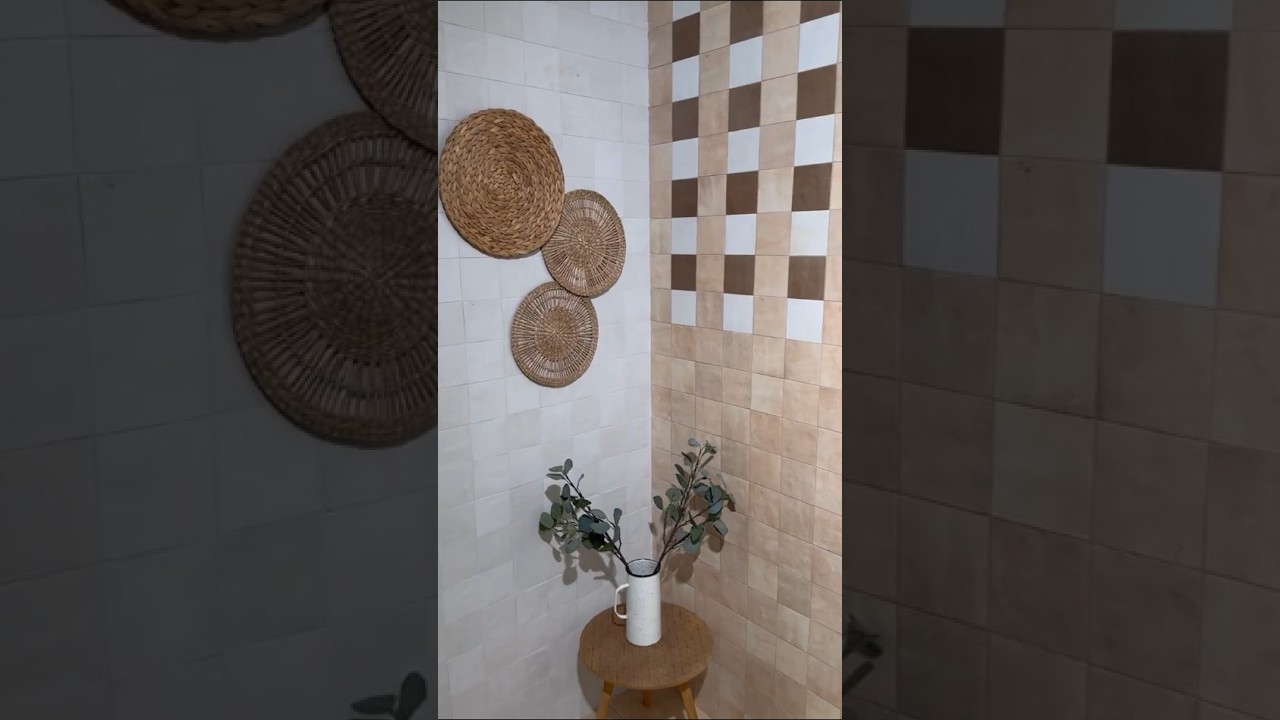 Białe, kwadratowe kafelki matowe na ścianę