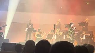 Mireille Mathieu - Dresden, 28.10.2024 - Beginn + Made in France