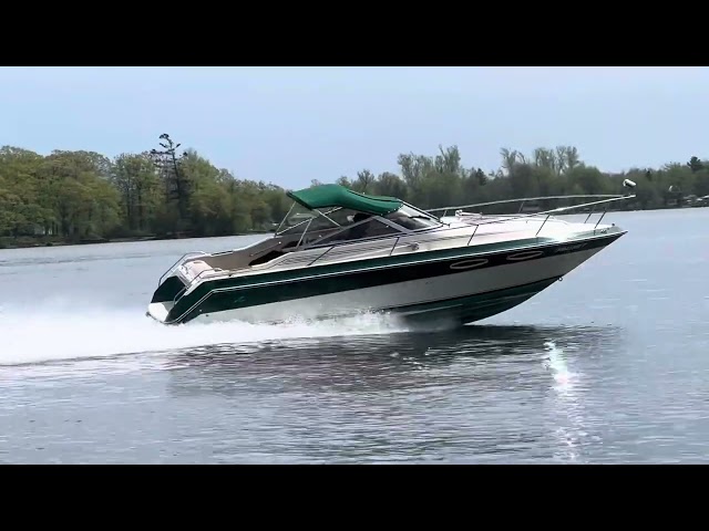 Pre-Owned Boats: Pontoons, bow riders, cuddy cabins, walkarounds in Powerboats & Motorboats in Kingston