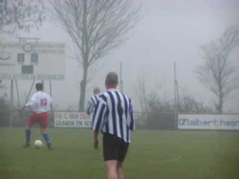 06-02-10 Koudekerk 2 - Kamerik 2 overtreding op Dennis Nieuwpoort