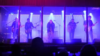 Vilain Pingouin - Sous la Pluie (Live @ Montréal)