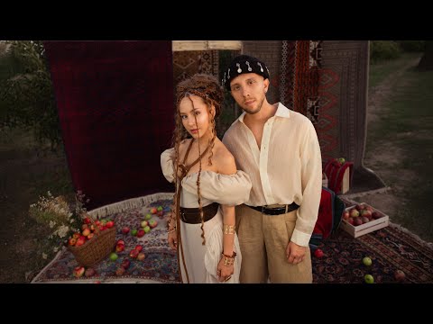 Мале - Robi x Mona