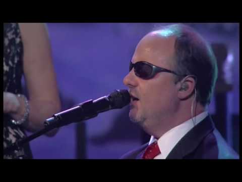 Gordon & Kimberly Mote - He Would Be A King (Live)