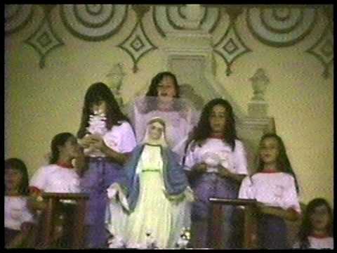 1994 Maio - Coroação do Dia das Mães na Igreja Matriz, Cruzília, MG