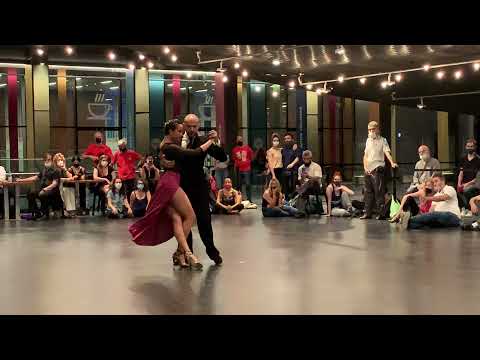 Eric Dinzel y Flavia Kohut 2021 - Milonga Federal CCK - 1/3