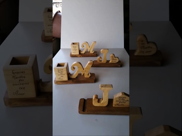 Vídeo relacionado con Soporte de madera personalizado para bolígrafo con nombre grabado, para escritorio, organizador de papelería, soporte para lápices para la escuela, el hogar y la oficina