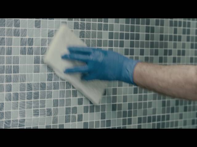 Vídeo relacionado con MORTERO PARA REJUNTADO 5 KG MORCEMCOLOR PUMA (GRIS PLATA 1953)
